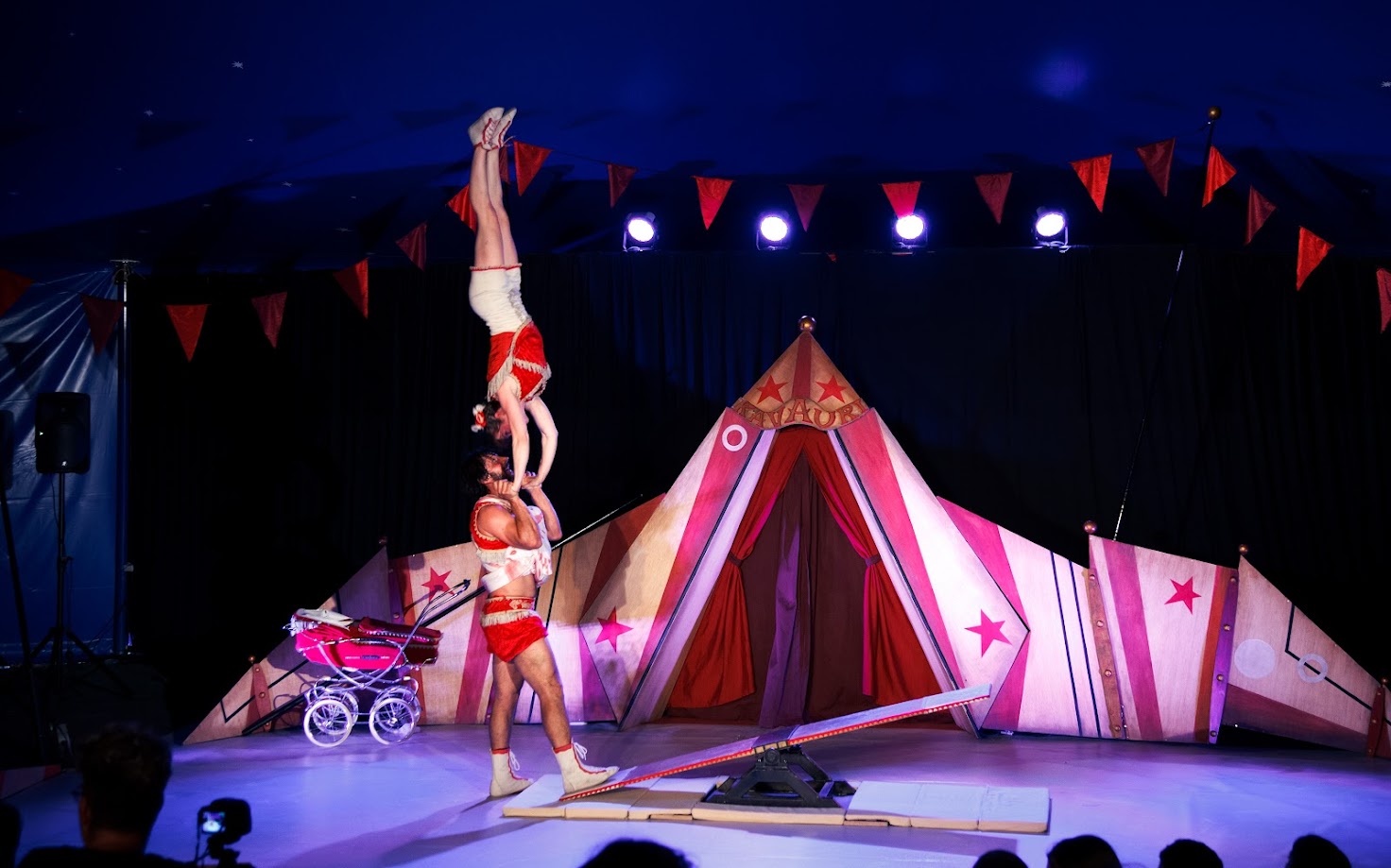 Espectacle de circ LULLABY